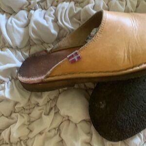 Duckfeet Tan Leather Mules 7.5 EU38